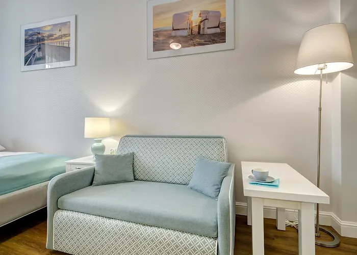 3 - Solaro アパート